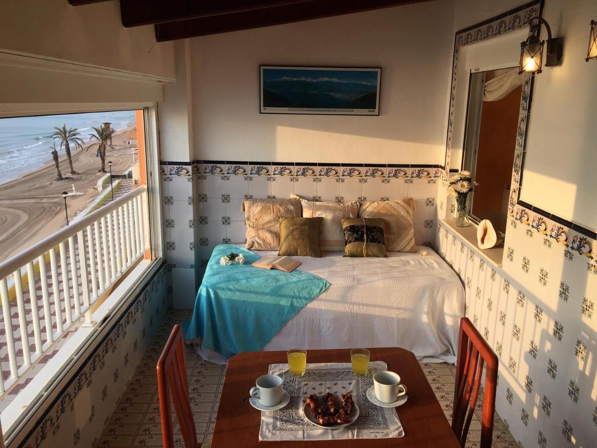 Beachfront And Bright Apartment Mareny Barraquetas Buitenkant foto