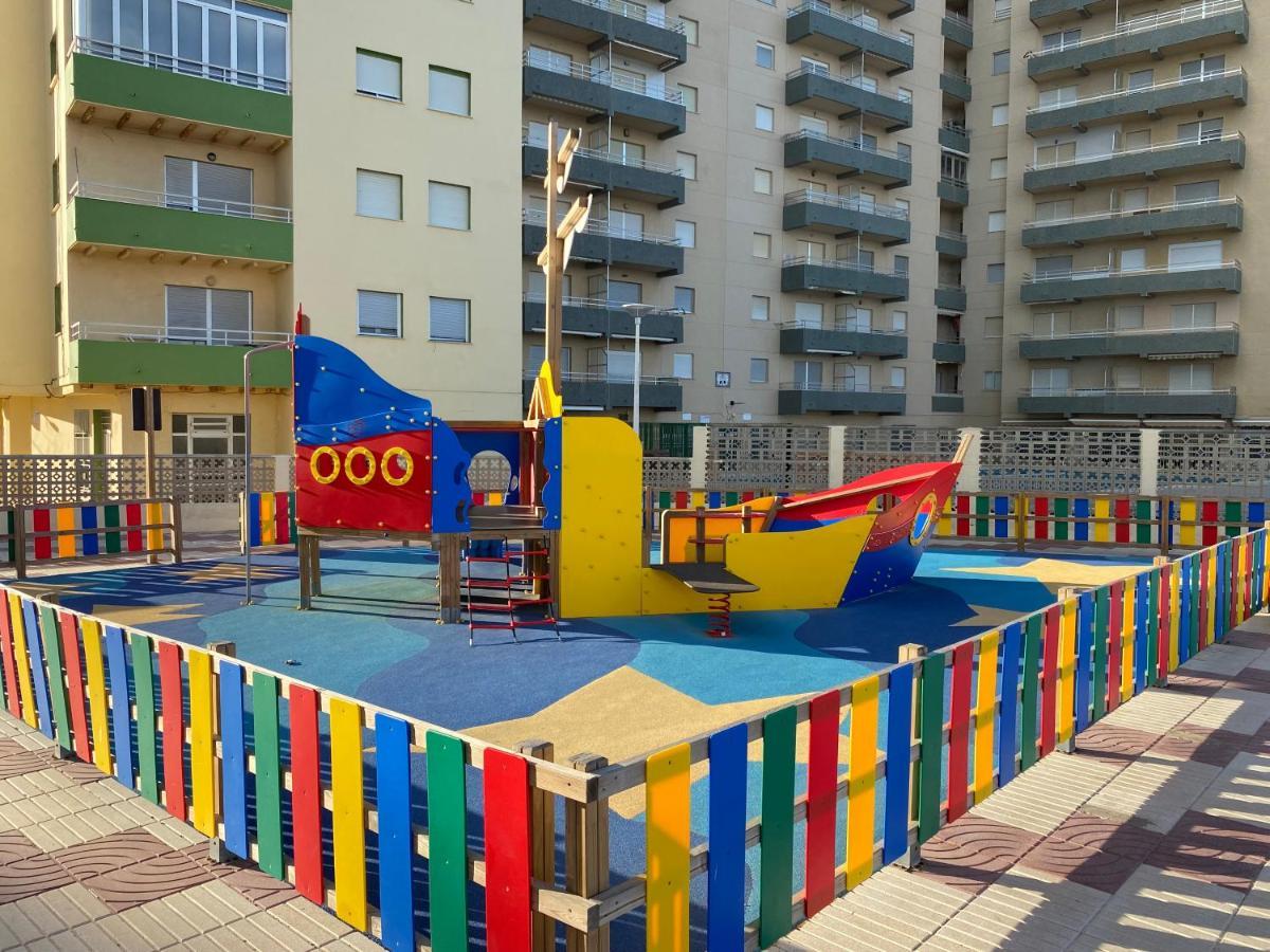 Beachfront And Bright Apartment Mareny Barraquetas Buitenkant foto